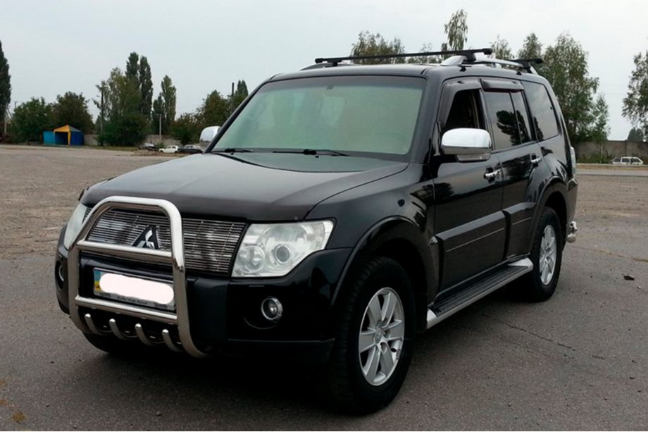 Mitsubishi Pajero Wagon IV 2006–2021 Bullbar QT011 (RVS) Image
