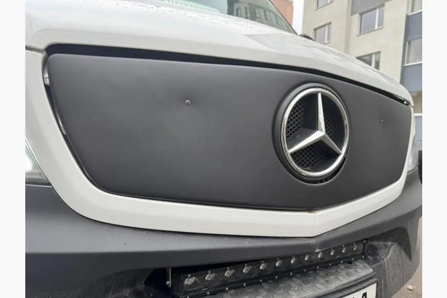 Mercedes Sprinter W906 2006–2018 Winterafdekking voor grille V1 (2013↗) Foto 2