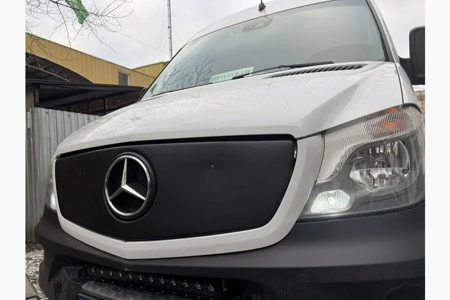 Mercedes Sprinter W906 2006–2018 Winterafdekking voor grille V1 (2013↗) Foto 3