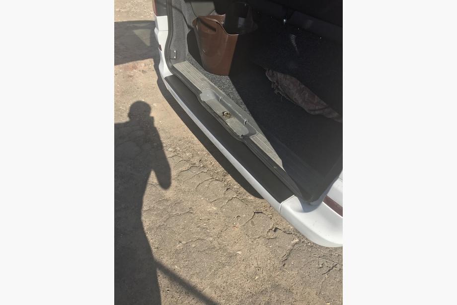 Mercedes Vito W639 2004–2014 Achterbumperbeschermplaat met opstaande rand (DDU, kunststof) Glanz Foto 5