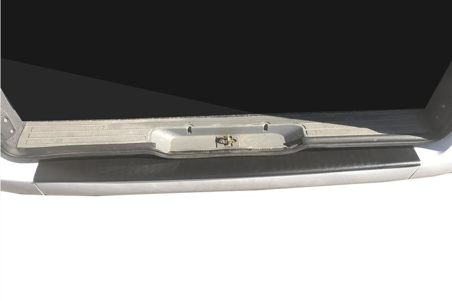 Mercedes Vito W639 2004–2014 Achterbumperbeschermplaat met opstaande rand (DDU, kunststof) Mat Image