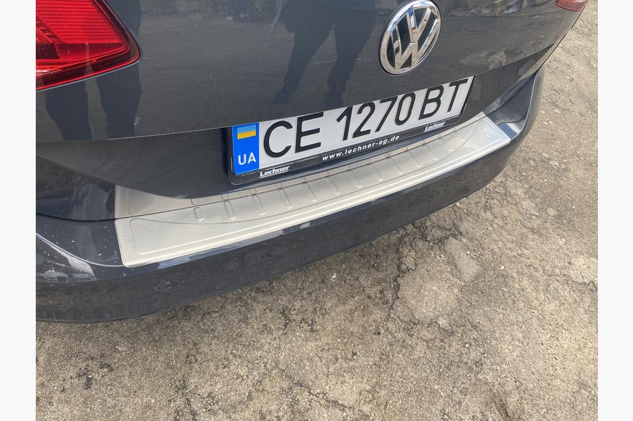 Volkswagen Passat B8 2015–2023 OmsaLine RVS achterbumperbeschermer Sedan Foto 2