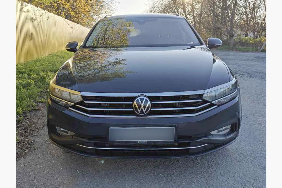 Volkswagen Passat B8 2015–2023 RVS koplamp sierlijsten en strip (set 3-delig) Foto 12