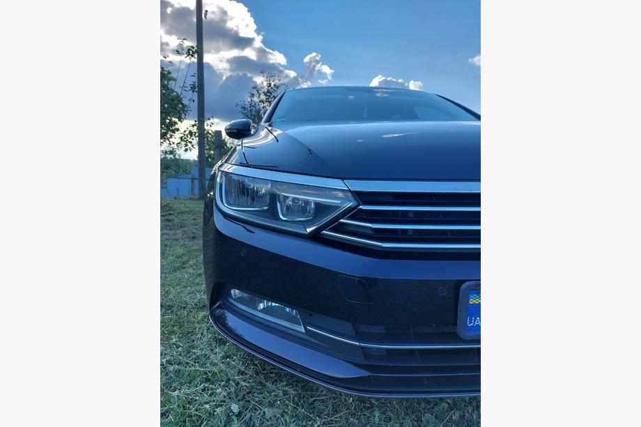 Volkswagen Passat B8 2015–2023 RVS koplamp sierlijsten en strip (set 3-delig) Foto 9
