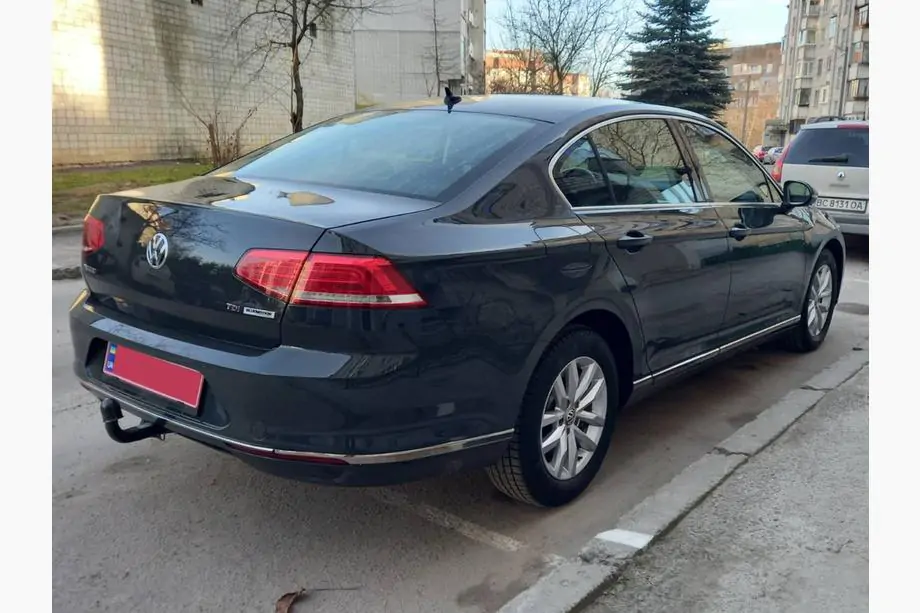 Volkswagen Passat B8 2015–2023 RVS sierlijst voor achterbumperrand SD/SW (3-delig) Foto 7