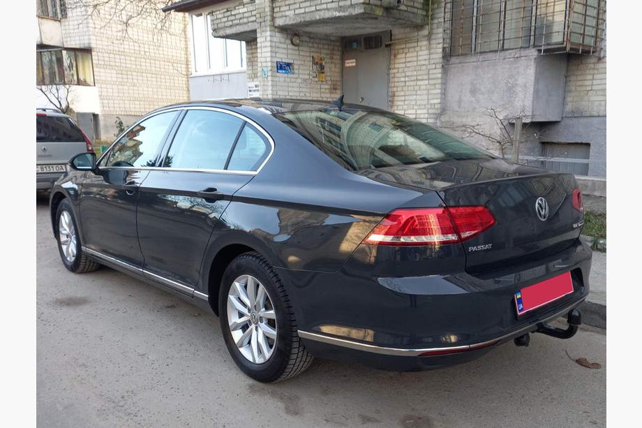 Volkswagen Passat B8 2015–2023 RVS sierlijst voor achterbumperrand SD/SW (3-delig) OmsaLine - Italiaans roestvrij staal Image