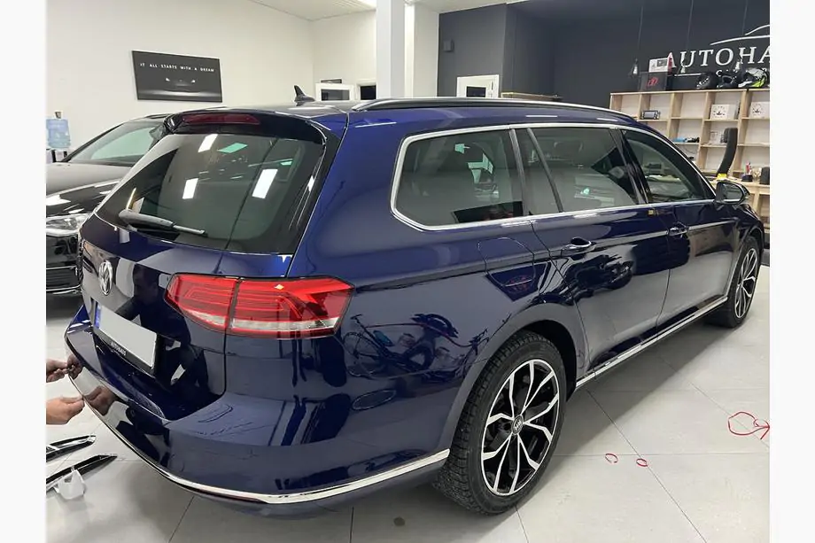 Volkswagen Passat B8 2015–2023 RVS sierlijst voor achterbumperrand SD/SW (3-delig) Foto 4
