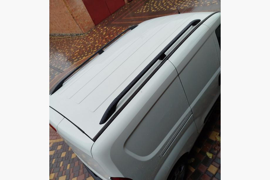 Fiat Doblo II 2010–2022 zwarte dakrails Foto 12