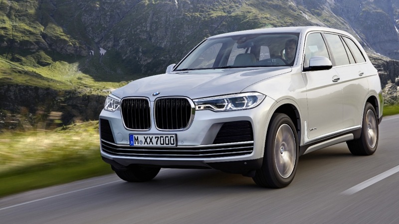 De vlaggenschip-crossover BMW X7 wordt dit najaar onthuld