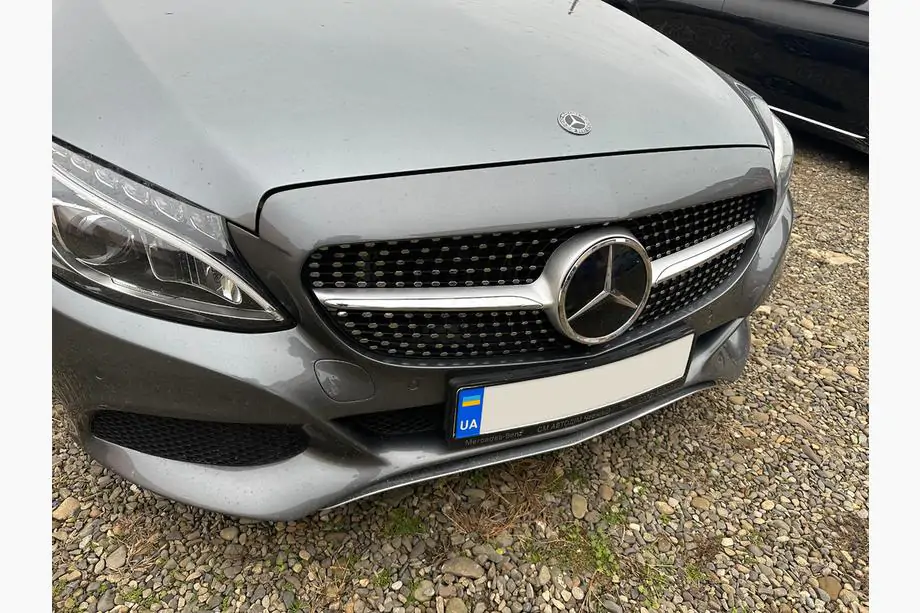 Mercedes C-klasse W205 2014–2021 Voorgrille Diamond Silver (voor Avantgarde/AMG-Line/C43 AMG) Foto 1