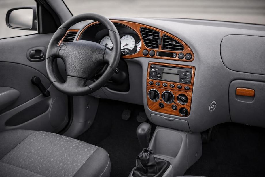 Ford Fiesta 1995–2001 Dashboardpanelen (1999-2001) Foto 1