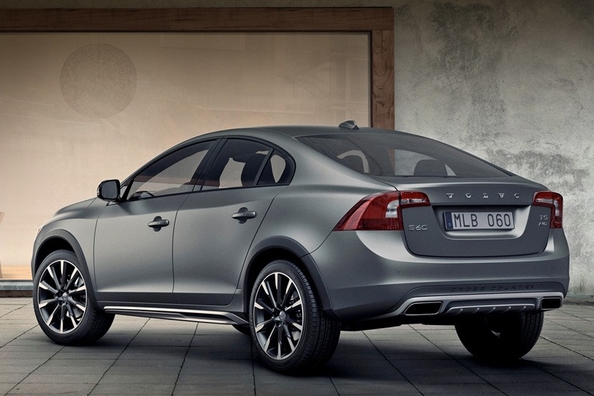 Volvo S60 Cross Country: Zweedse sedan met verhoogde terreinvaardigheid Foto 3