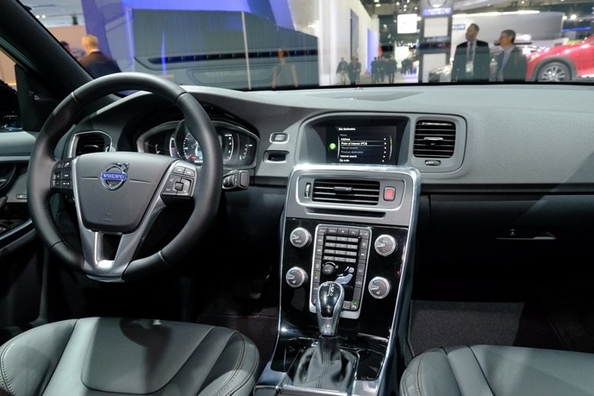 Volvo S60 Cross Country: Zweedse sedan met verhoogde terreinvaardigheid Foto 5