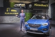 Opel presenteerde zijn eerste hybride auto foto 1