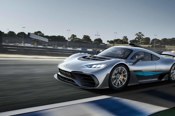 Elektrische hypercar Project One van Mercedes-AMG met 1000 pk