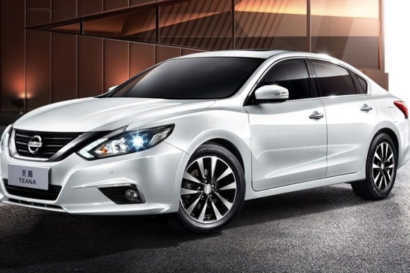 Review van de Nissan Teana sedan