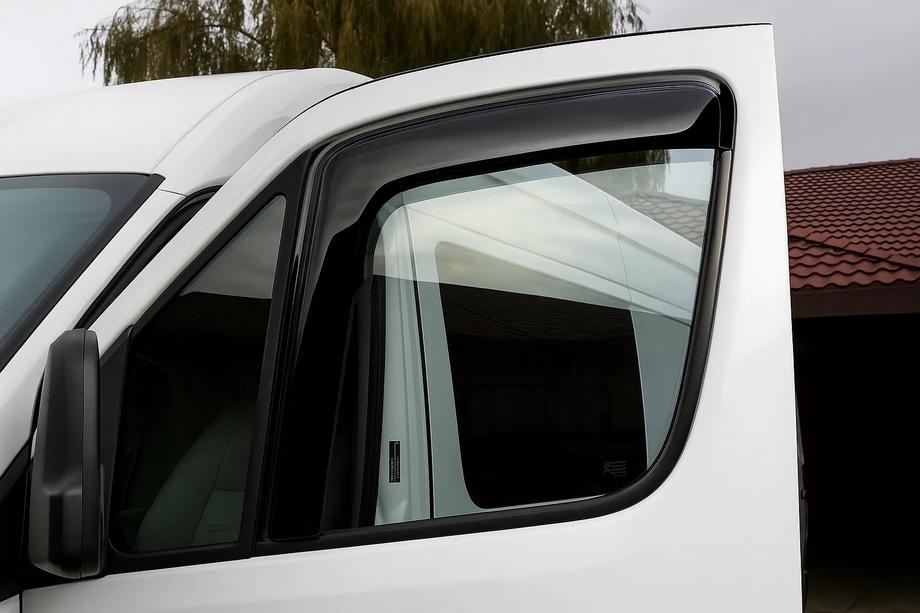 Mercedes Sprinter W906 2006–2018 Zelfklevende raamwindschermen (set 2 stuks, HIC) Image