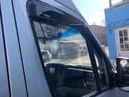 Mercedes Sprinter W906 2006–2018 Zelfklevende raamdeflectoren (2 stuks, Niken) foto 3