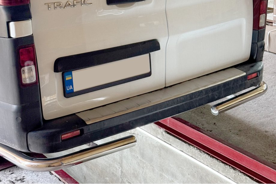 Renault Trafic 2015– Achterhoekstukken (2 st., RVS) Image