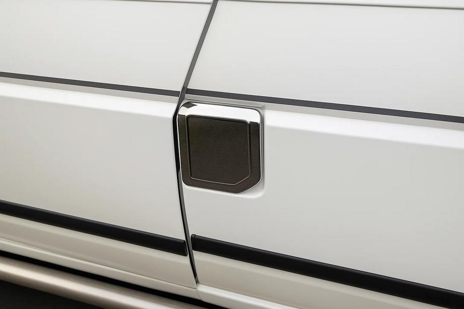 Volkswagen T4 Transporter 1990–2003 Tankklep afdekking zonder logo (OmsaLine, RVS) Foto 1