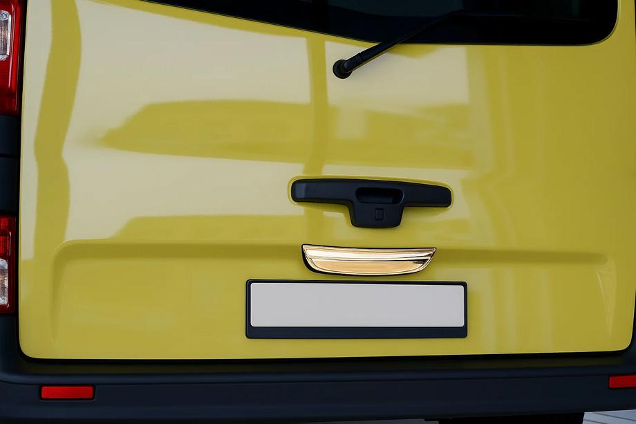 Opel Vivaro 2001–2015 Chroomstrip boven kenteken (onder, RVS) Image
