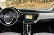 Review van de populaire sedan Toyota Corolla foto 5