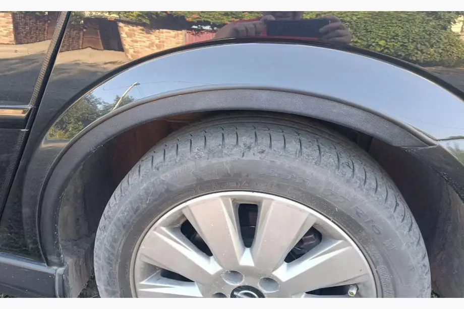 Opel Vectra C 2002–2008 Wielkastverbreders SD (4 stuks, zwart) Foto 5