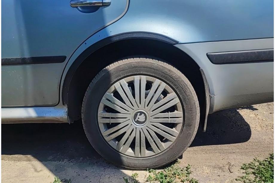 Skoda Octavia I Tour A4 1996–2010 Wielkastverbreders (set van 4, zwart) ABS-kunststof Foto 2