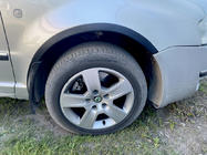 Skoda Superb 2001–2009 Wielkastverbreders (set van 4, zwart) ABS-kunststof foto 2