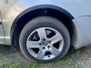 Skoda Superb 2001–2009 Wielkastverbreders (set van 4, zwart) ABS-kunststof foto 5