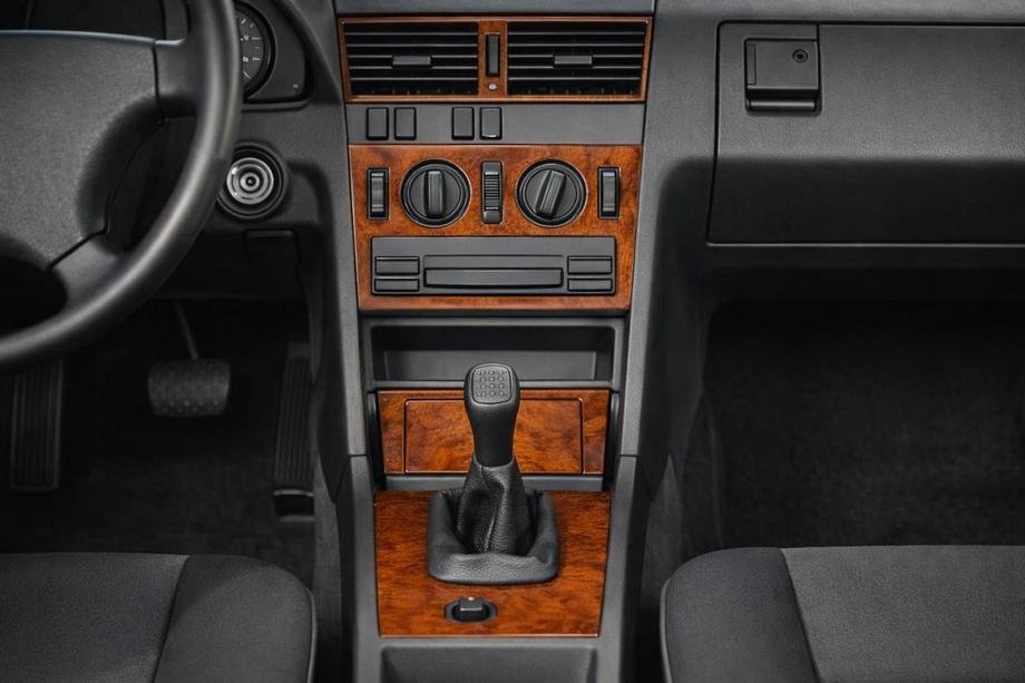 Mercedes C-klasse W202 1993–2001 Dashboardpanelen (1993-1995) Image
