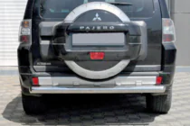 Mitsubishi Pajero Wagon III 1999–2006 Achterbeschermbeugel AK002 (RVS) foto 1