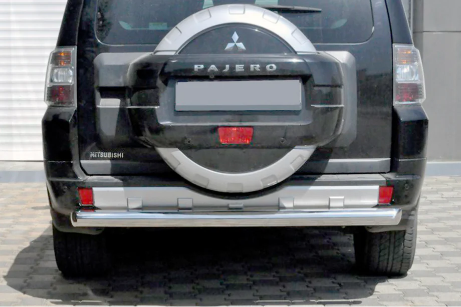 Mitsubishi Pajero Wagon III 1999–2006 Achterbeschermbeugel AK002 (RVS) Image