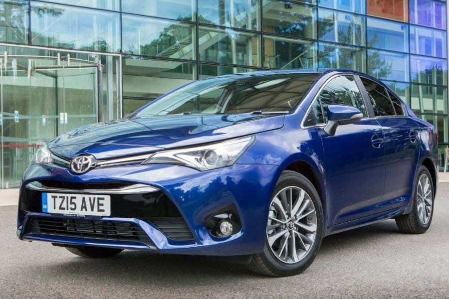 Review van de vernieuwde Toyota Avensis sedan
