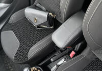 Citroen C-3 2009–2016 Armsteun (met kunststof adapter voor bekerhouder) foto 8
