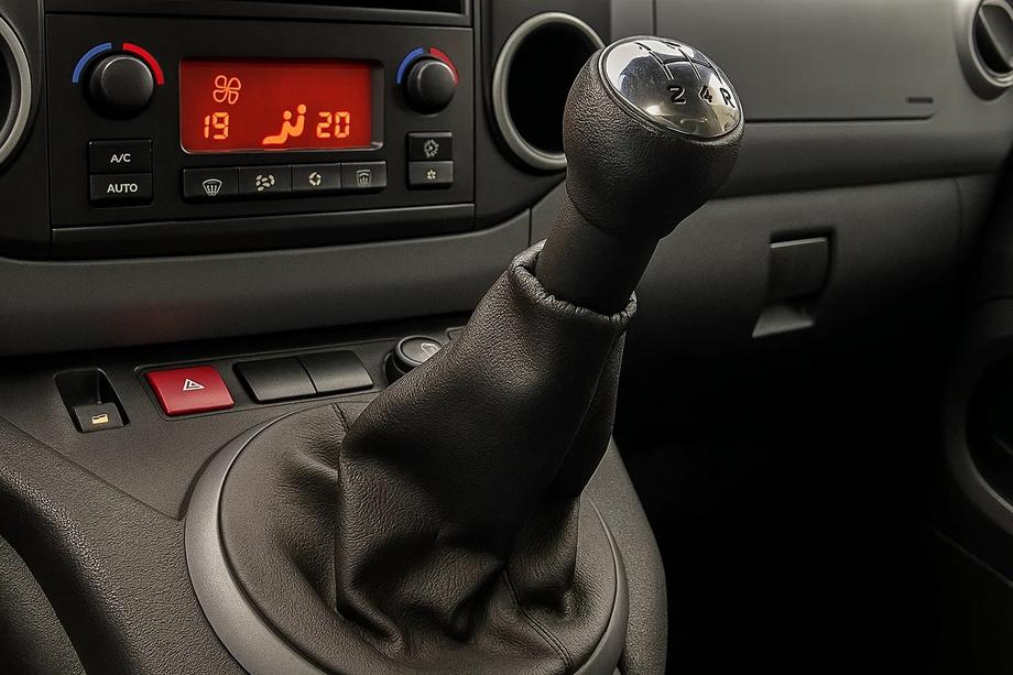 Citroen Berlingo 2008–2018 Lederen versnellingspookhoes Foto 1