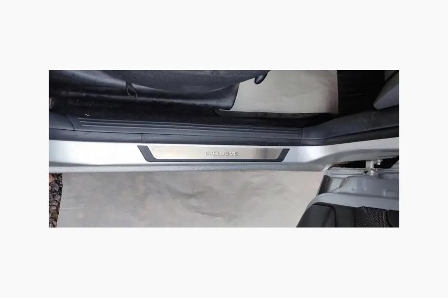 Ford Focus I 1998–2005 Flexill chrome instaplijsten (set van 4) Foto 1