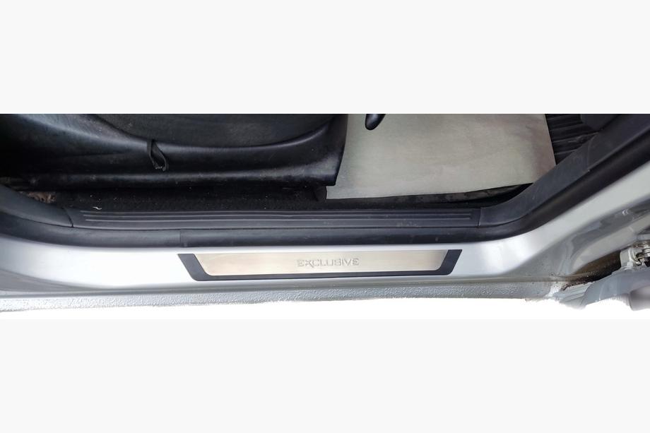 Ford Focus I 1998–2005 Flexill chrome instaplijsten (set van 4) Sport Foto 2