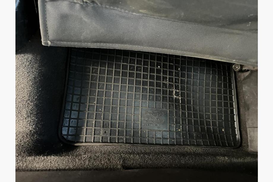 Chevrolet Aveo T250 2005–2011 Rubberen vloermattenset (4 stuks, Polytep) Foto 5