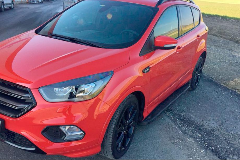 Ford Kuga/Escape 2013–2019 Tayga Black zijtreden (set van 2, aluminium) Image
