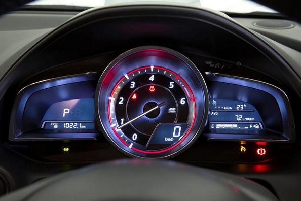 Review van de Mazda CX-3 crossover Foto 6