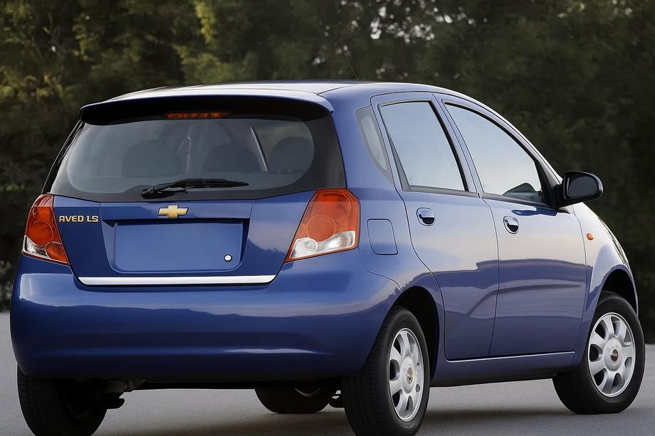Chevrolet Aveo T200 2002–2008 RVS kofferbakrand Image