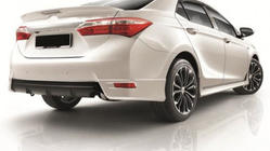 Toyota Corolla 2013–2019 Hoekstukken voor voor- en achterbumper (spuitklaar) foto 3