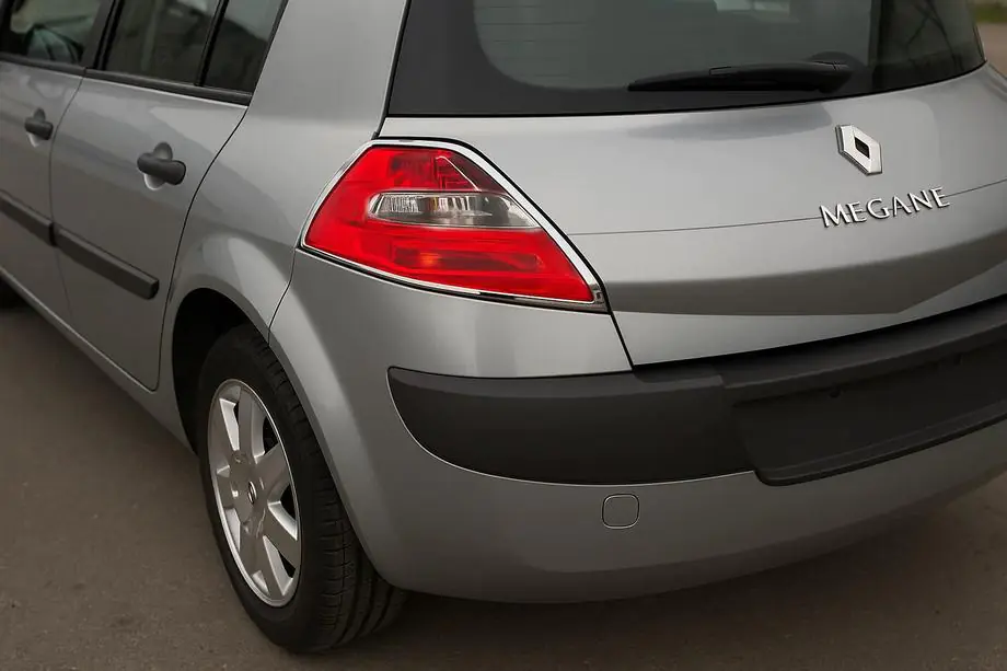 Renault Megane II 2004–2009 Achterlichtkappen (HB, 2 stuks, kunststof) Image