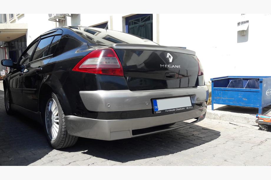 Renault Megane II 2004–2009 Achterbumper diffuser (spuitklaar) Image