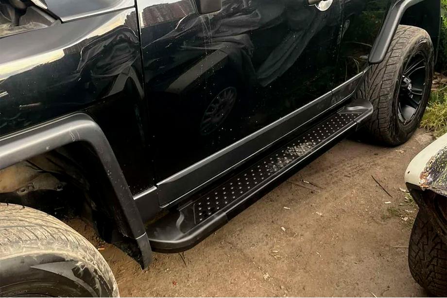 Toyota FJ Cruiser 2006–2022 Side steps Allmond Black (2 st., aluminium) Image