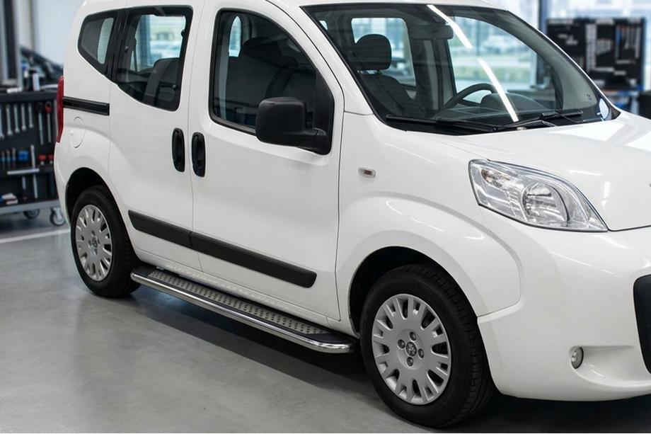Fiat Fiorino/Qubo 2008–2024 Zijtreden Maydos V2 (2 st., aluminium/RVS) Image