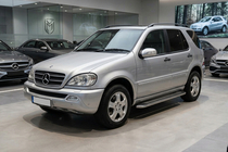 Mercedes ML W163 1997–2005 Zijtreden Maydos V2 (2 st., aluminium/RVS) foto 1