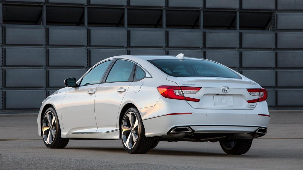 Review van de tiende generatie Honda Accord sedan