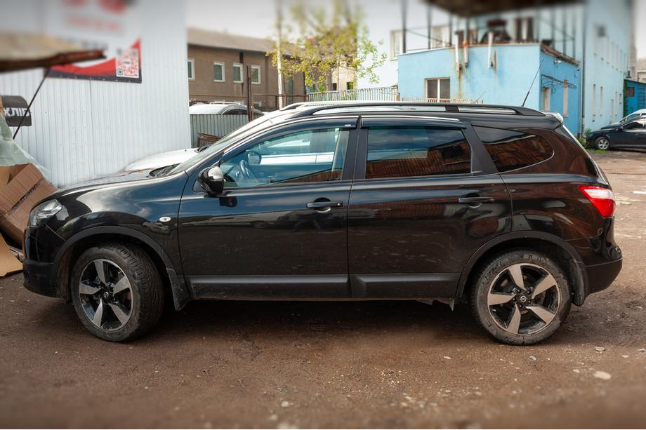 Nissan Qashqai 2007–2010 Raamwindschermen met chromen sierlijst (set van 4, Niken) Foto 4